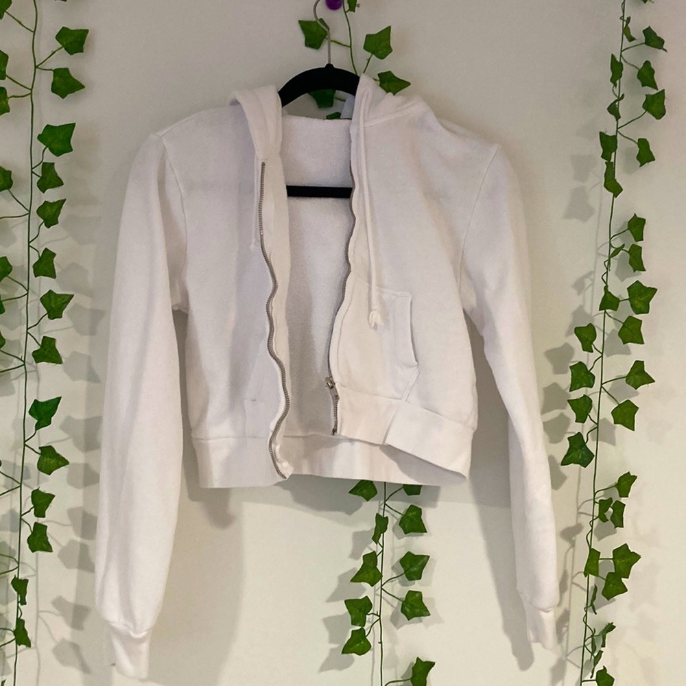 BRANDY MELVILLE SHORT WHITE CRYSTAL HOODIE